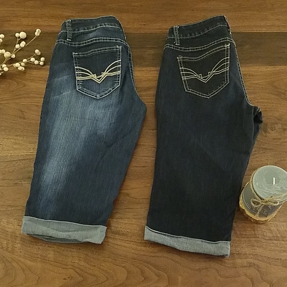 Juniors/Womens Capris Pants